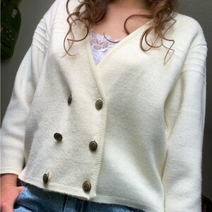 80s white V.I. petites cardigan 🤍